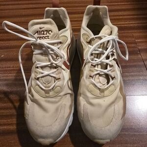 Nike Air 270 React Cream Sneakers